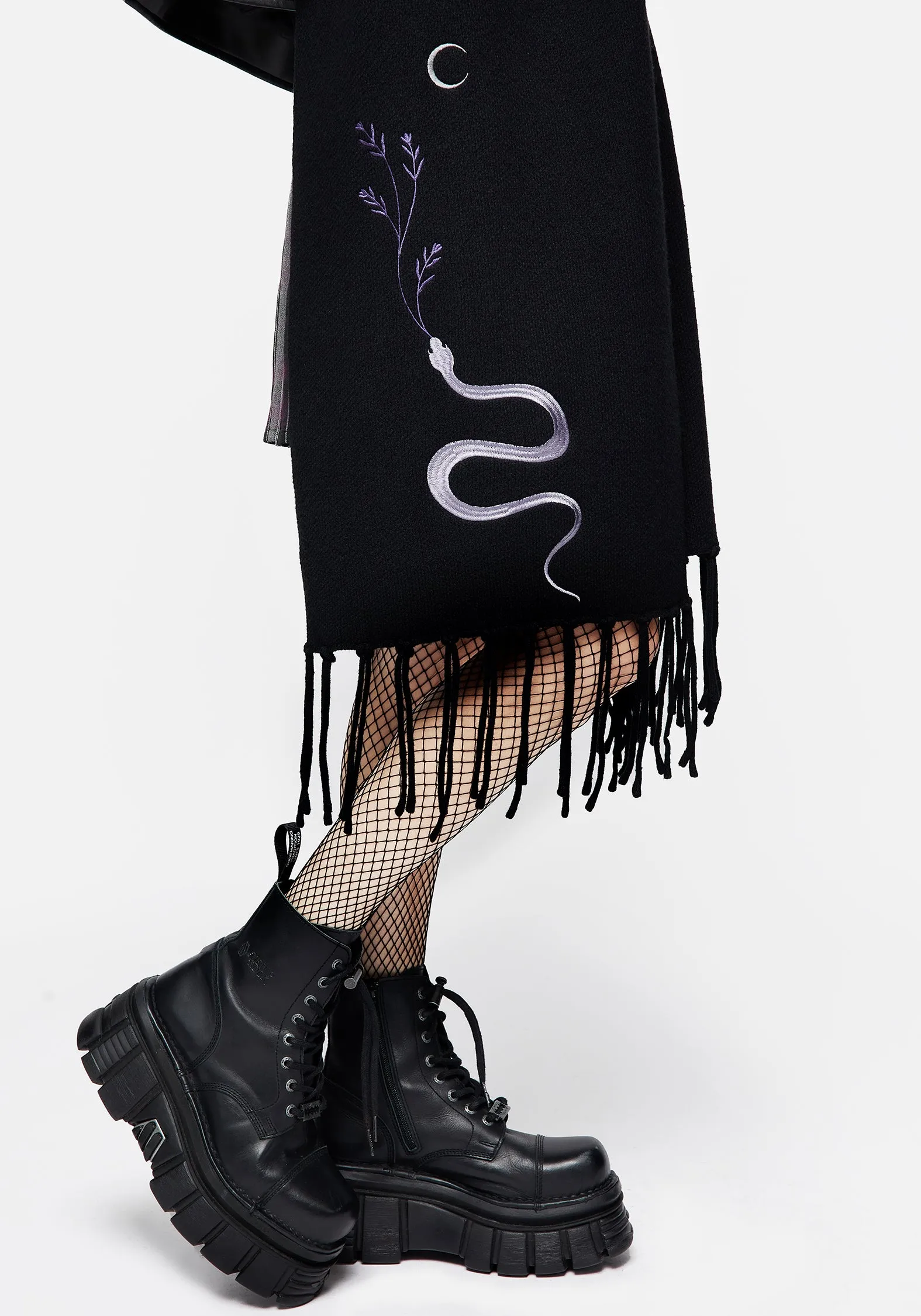 Stylish Dominion Snake Embroidered Scarf - Elegant Fashion Accessory for Chic Outfits