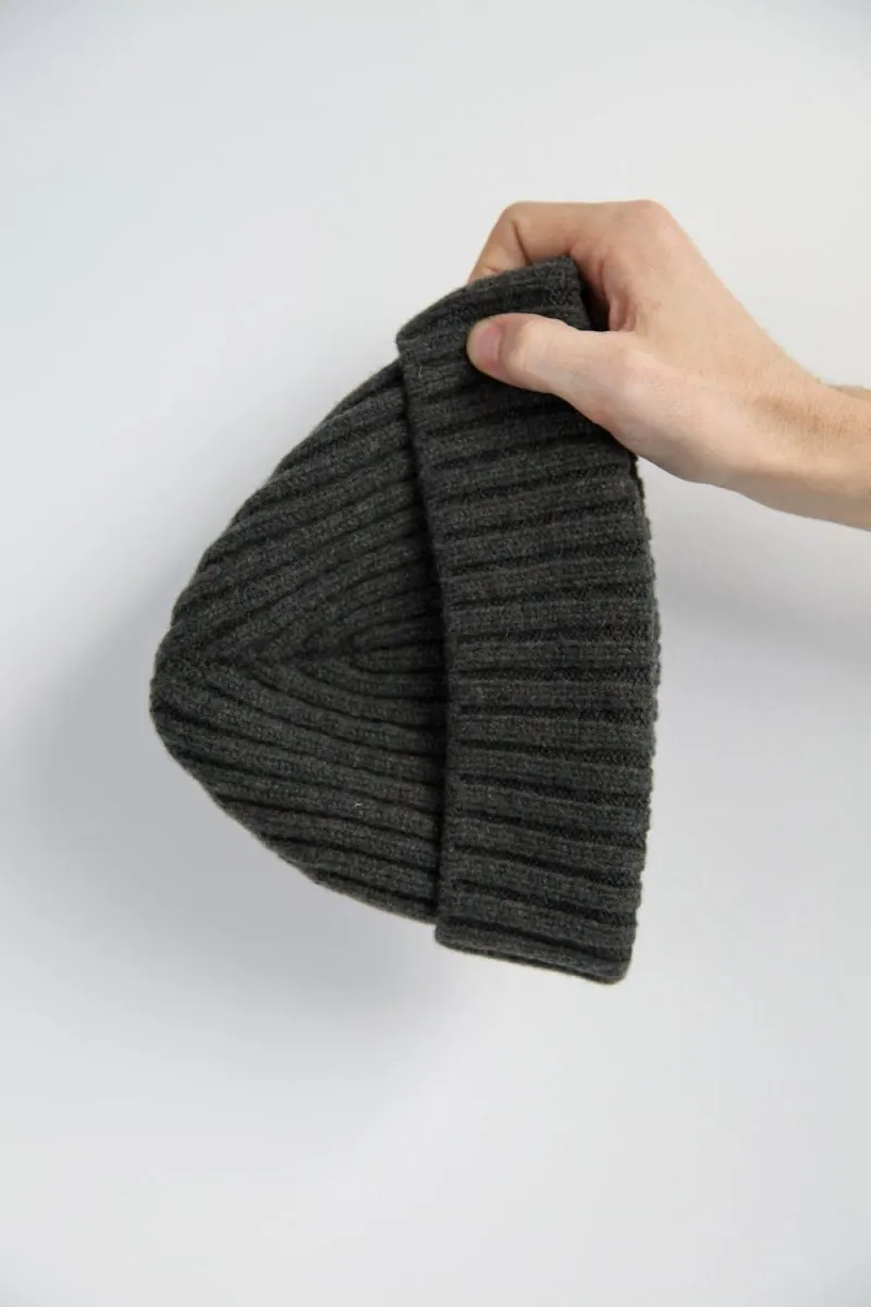 Half Dozen Super-Soft Lambswool Fisherman Beanie (Seaweed Green)