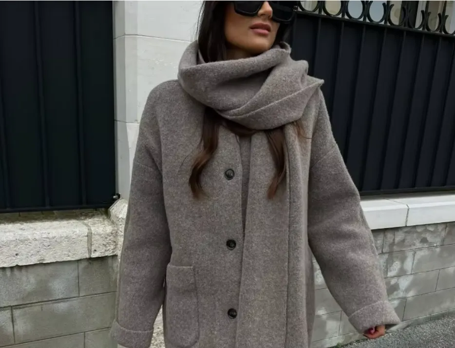 Islay - Cardigan with attached scarf