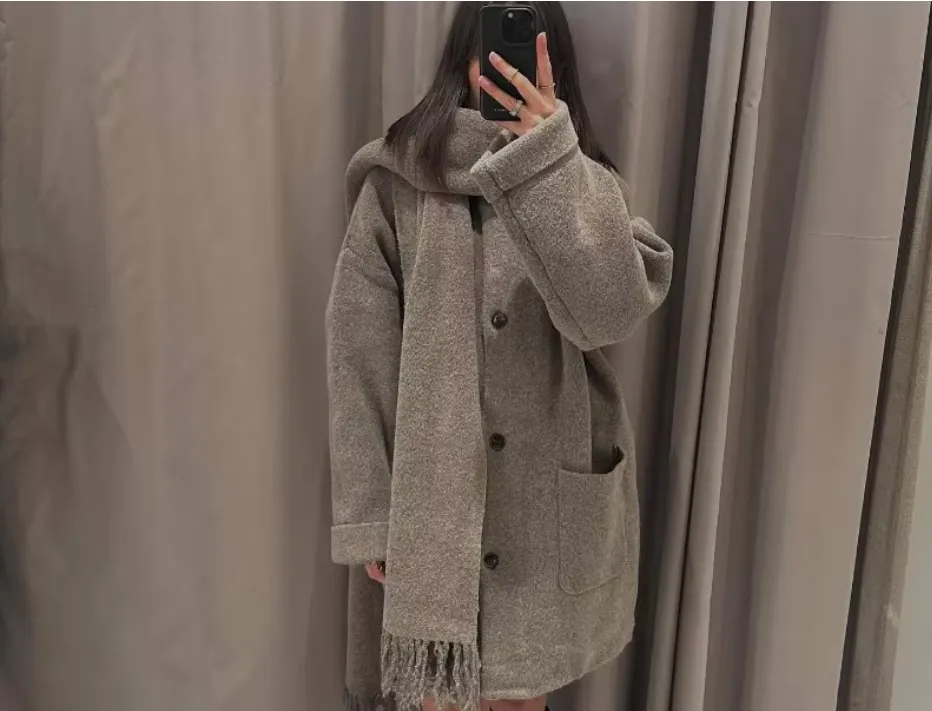 Islay - Cardigan with attached scarf