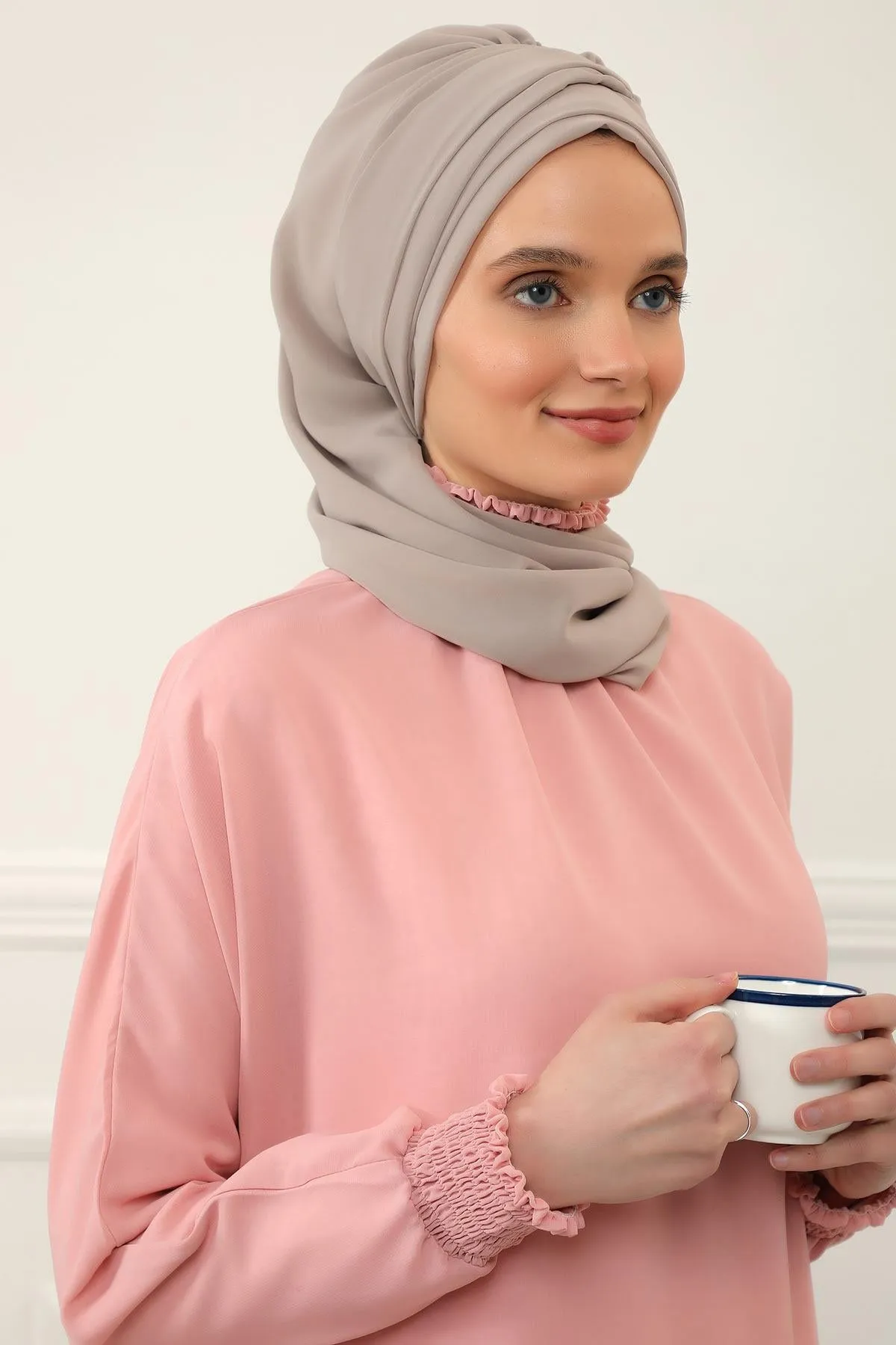 Stylish Instant Turban with Elegant Gold Chain Detail made from High Quality Chiffon Fabric, Breathable Headscarf Turban For Women,HT-28
